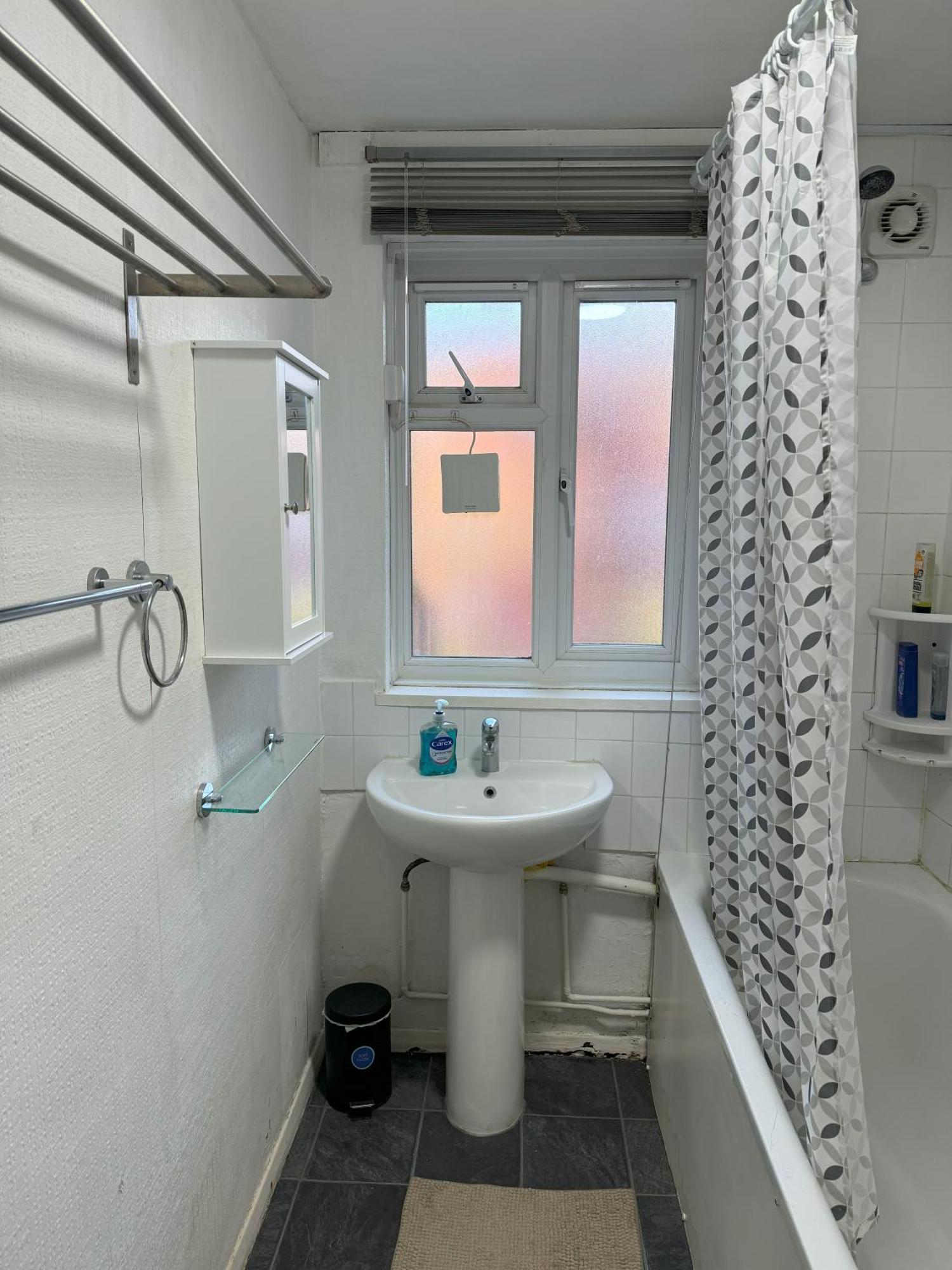 Lovely One Bed Apartment To Rent لندن المظهر الخارجي الصورة